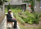 أسرار المناطق الزرقاء: كيف يعيش المعمرون لأكثر من 100 عام؟